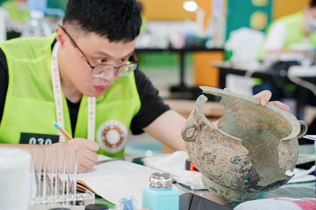 ������ ʢ��γ������У�ѣ�.jpg